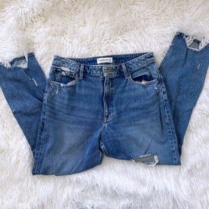 Abercrombie Like NEW High Rise Mom Jean 31 / 12 Regular